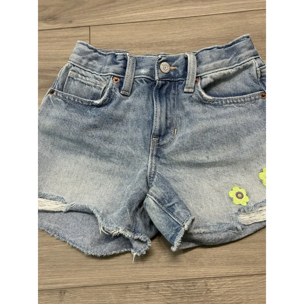 Old Navy Girls Embroidered Shorts Size 8